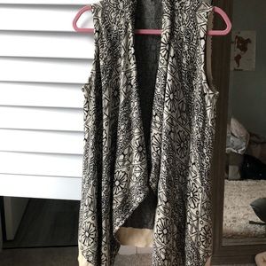 Urban Outfitters pattern flowy cardigan- Size M